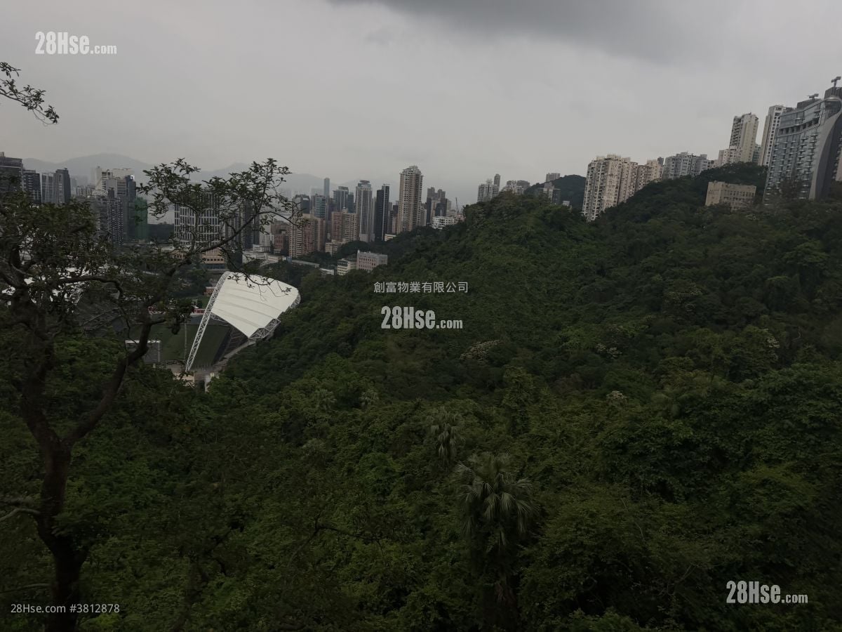 Jadines Lookout Garden Mansion Rental 793 ft²