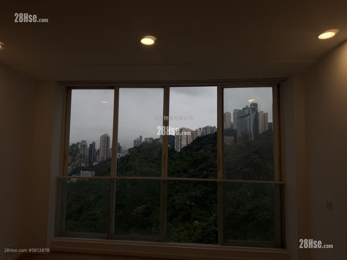 Jadines Lookout Garden Mansion Rental 793 ft²