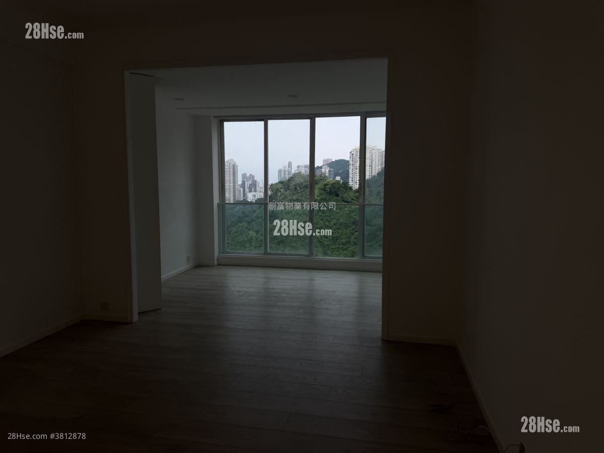 Jadines Lookout Garden Mansion Rental 793 ft²