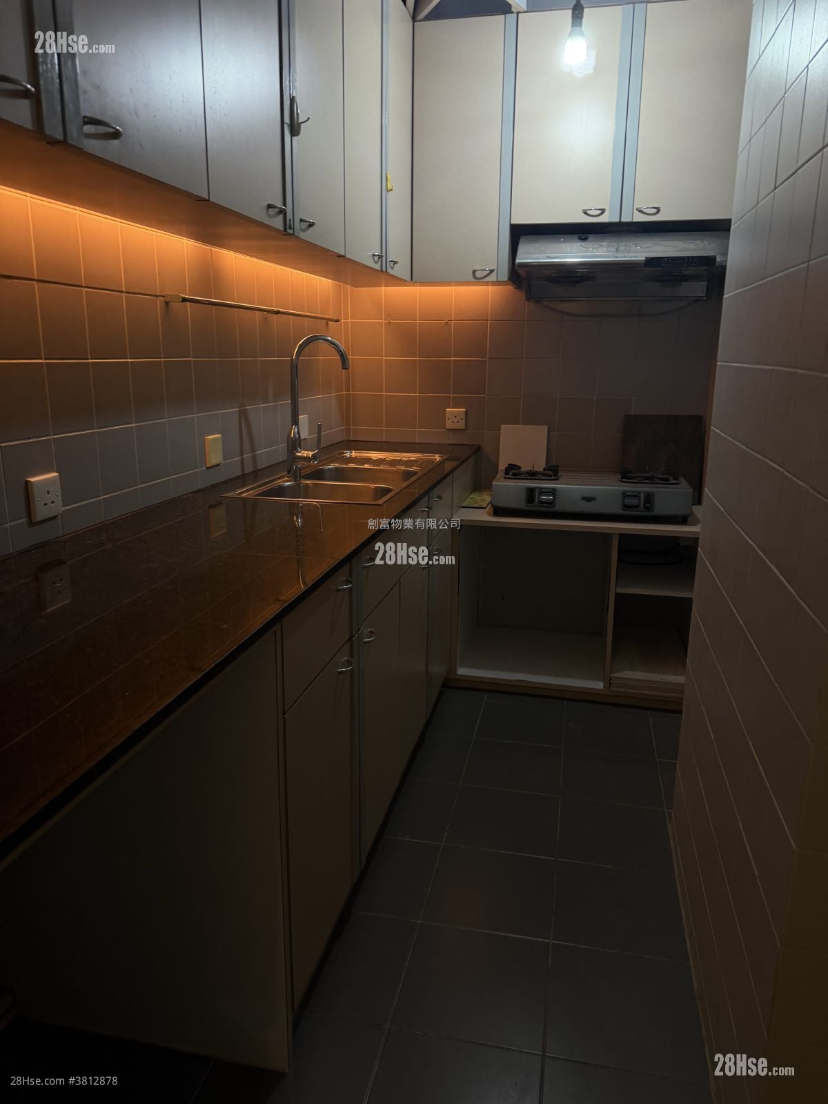 Jadines Lookout Garden Mansion Rental 793 ft²