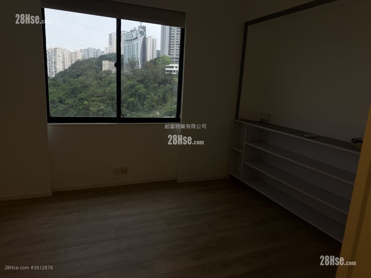 Jadines Lookout Garden Mansion Rental 793 ft²