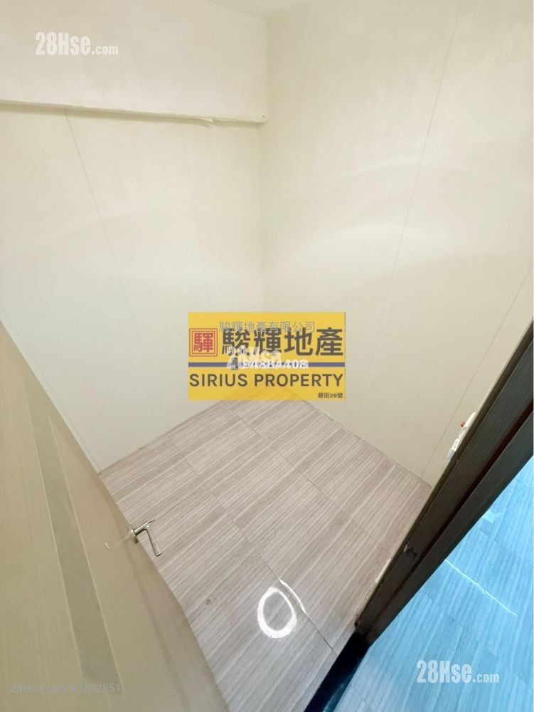 Shui Fung Building Rental 2 Bedrooms , 1 Bathroom 249 ft²