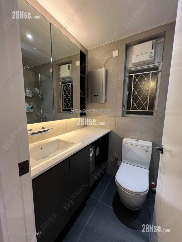 Tin Chung Court Sell 3 Bedrooms 650 ft²