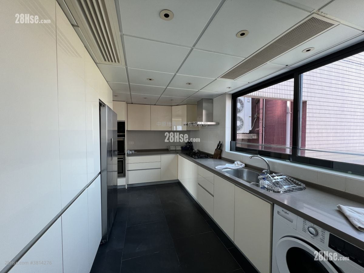 King's Park Villa Sell 4 Bedrooms , 3 Bathrooms 2,090 ft²