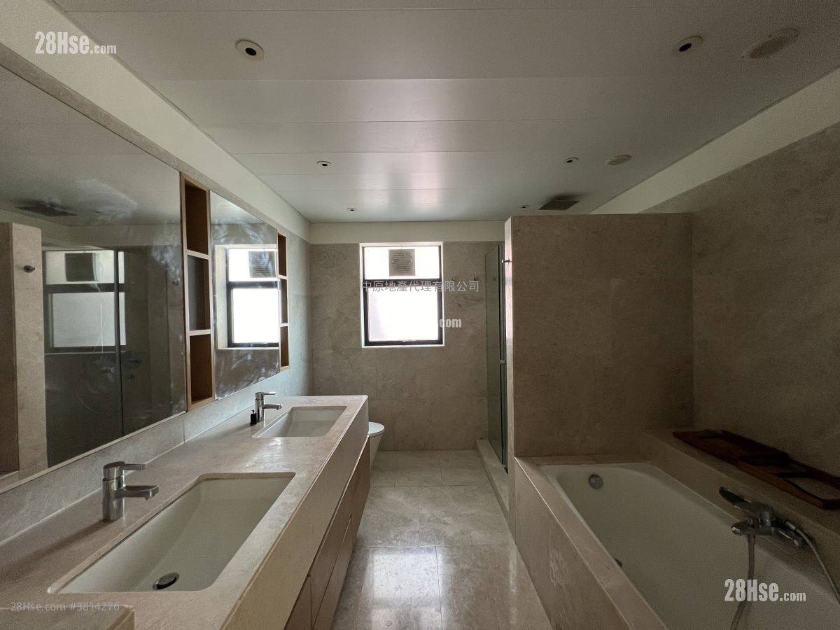 King's Park Villa Sell 4 Bedrooms , 3 Bathrooms 2,090 ft²