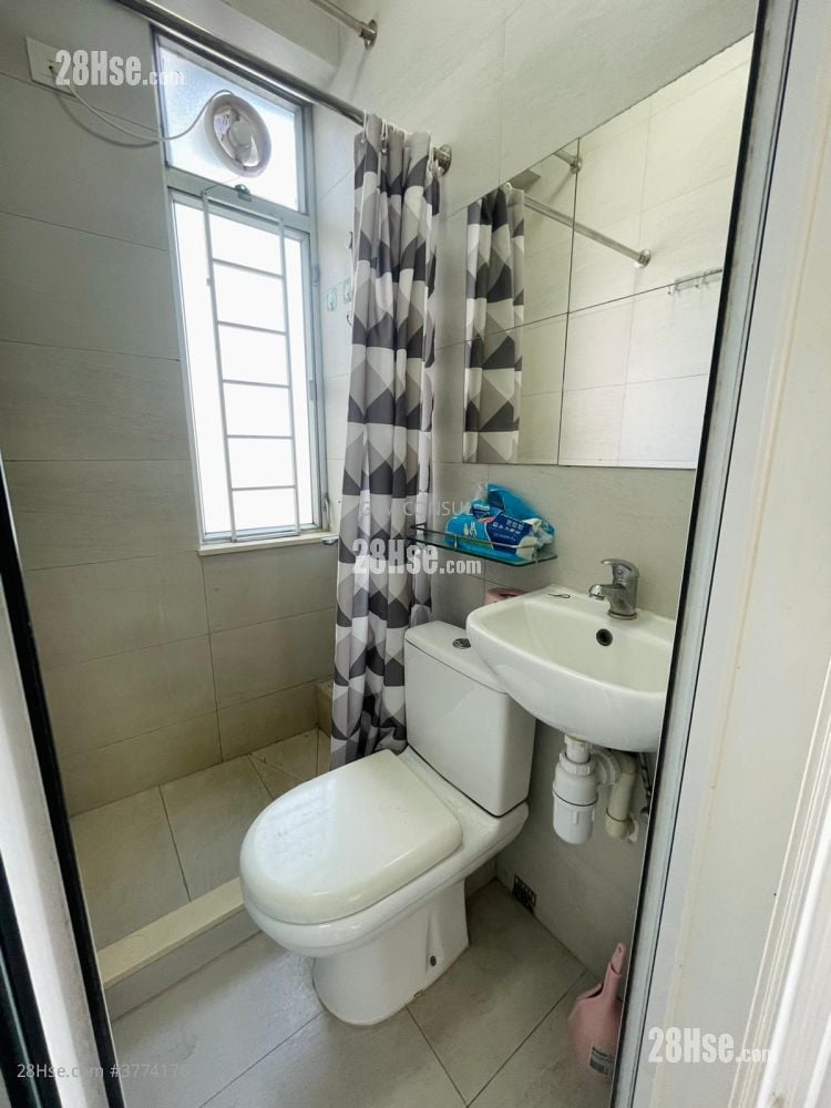 Tung On Court Sell 1 Bedroom , 1 Bathroom 242 ft²