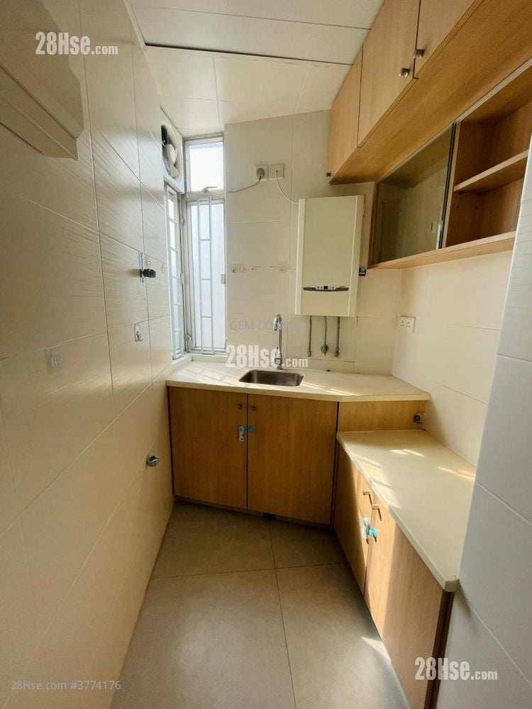 Tung On Court Sell 1 Bedroom , 1 Bathroom 242 ft²