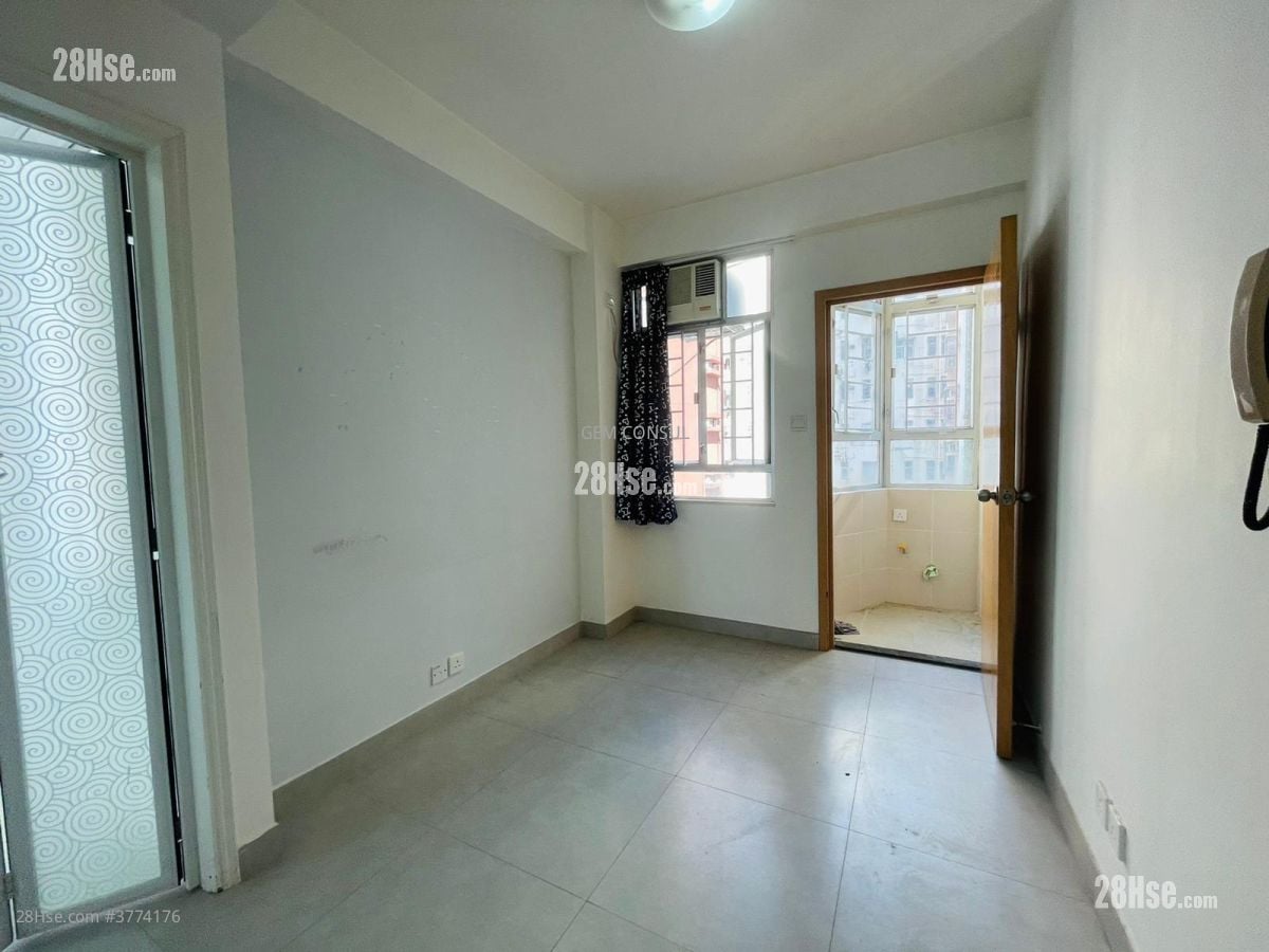 Tung On Court Sell 1 Bedroom , 1 Bathroom 242 ft²
