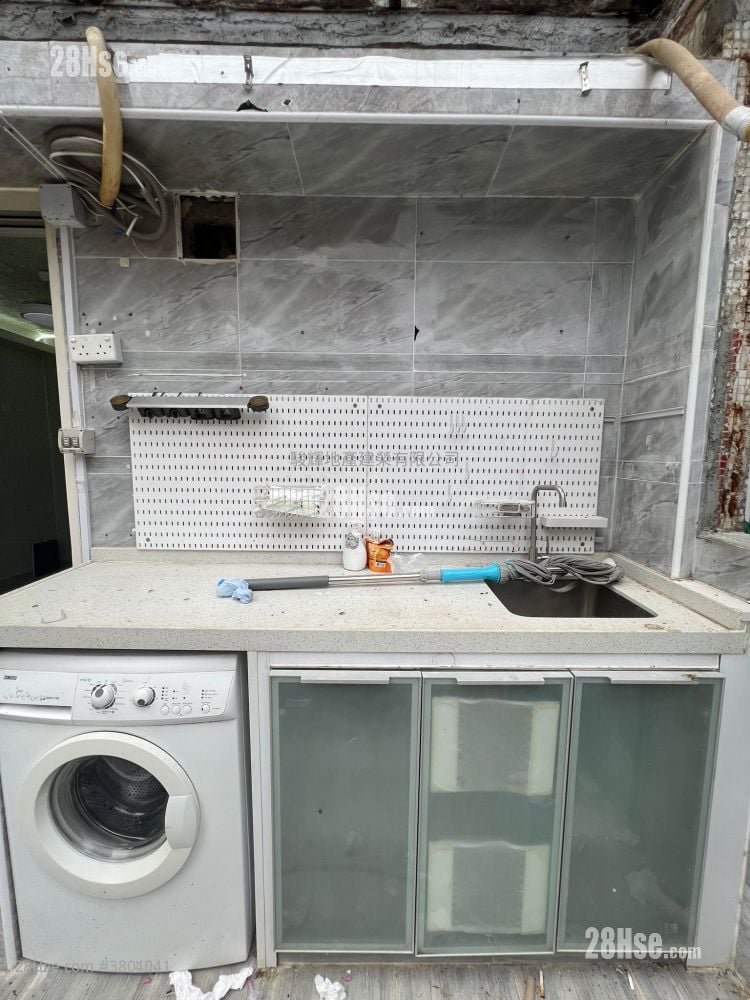 Shui Fung Building Rental 2 Bedrooms , 1 Bathroom 249 ft²