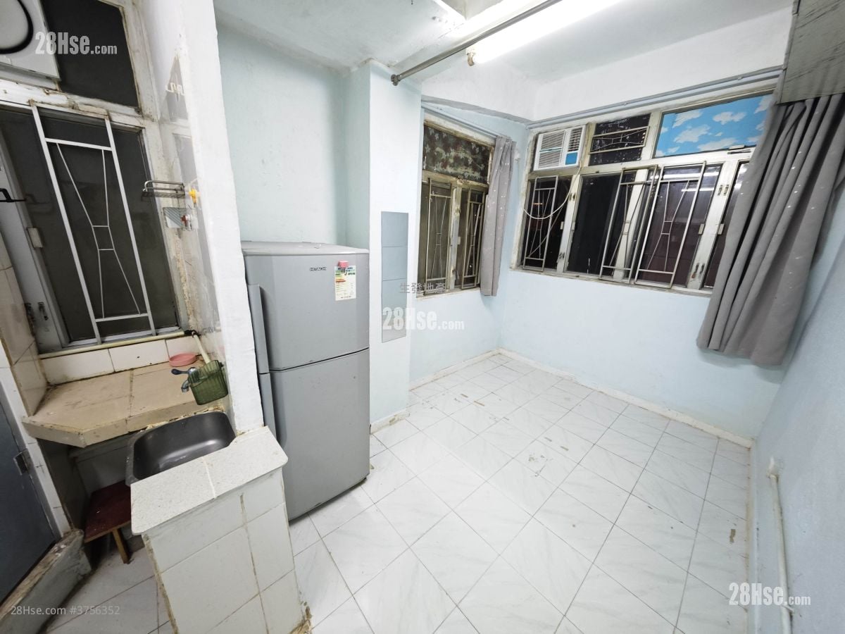 On Luen Building Rental Studio , 1 Bathroom 143 ft²