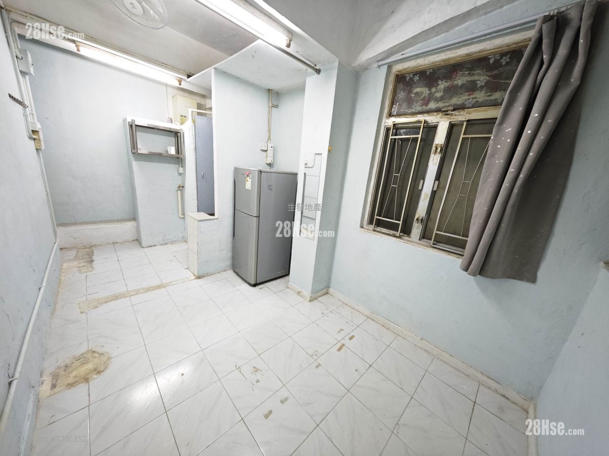 On Luen Building Rental Studio , 1 Bathroom 143 ft²