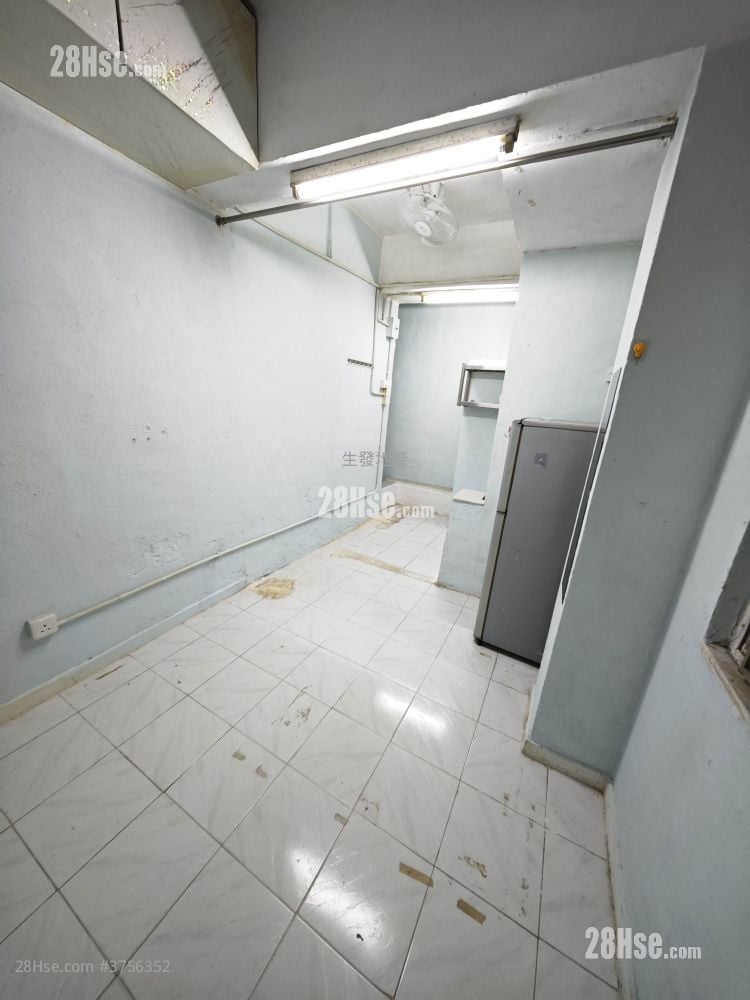 On Luen Building Rental Studio , 1 Bathroom 143 ft²