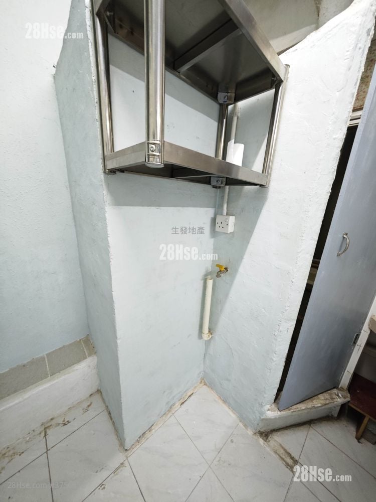 On Luen Building Rental Studio , 1 Bathroom 143 ft²