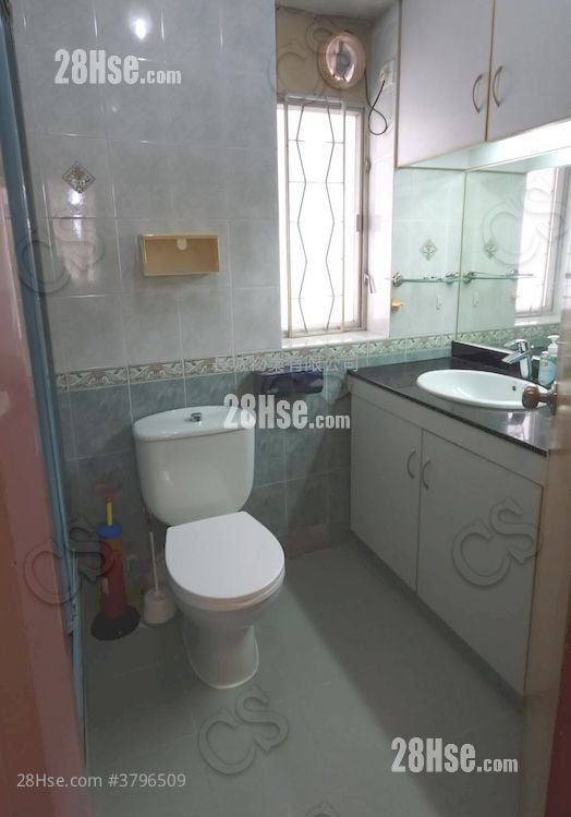 Nan Fung Sun Chuen Sell 3 Bedrooms , 1 Bathroom 570 ft²