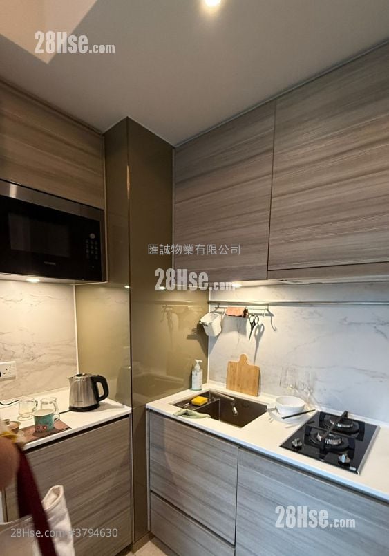 傲形 租盘 1 房 , 1 浴室 246 平方尺