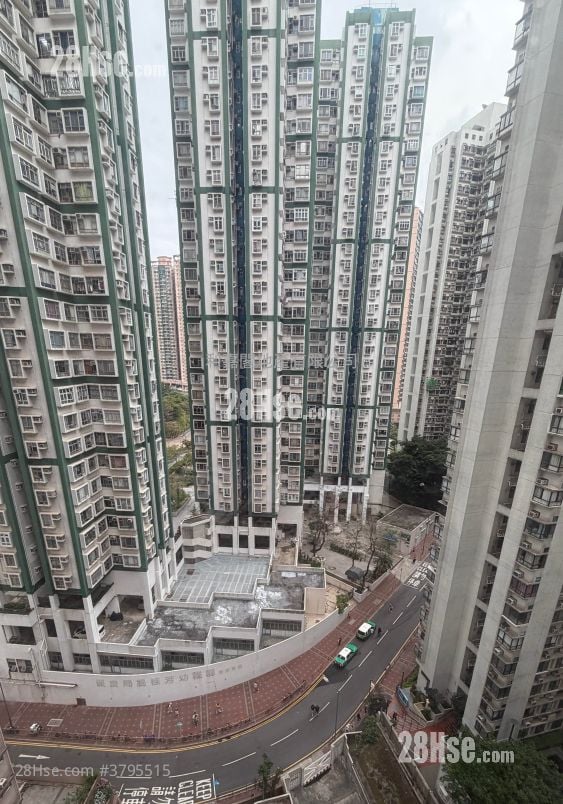 Hong Tak Gardens Sell 2 Bedrooms , 1 Bathroom 363 ft²