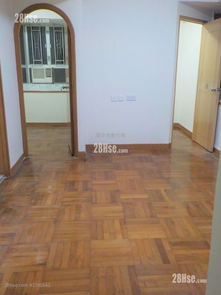 Rich Building Rental 2 Bedrooms , 1 Bathroom 297 ft²