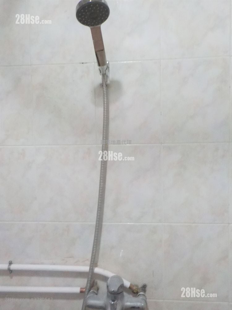 Rich Building Rental 2 Bedrooms , 1 Bathroom 297 ft²