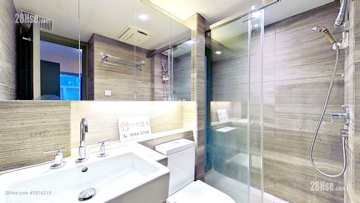 bathroom: Le Riviera Rental 1 Bedroom , 1 Bathroom 393 ft²