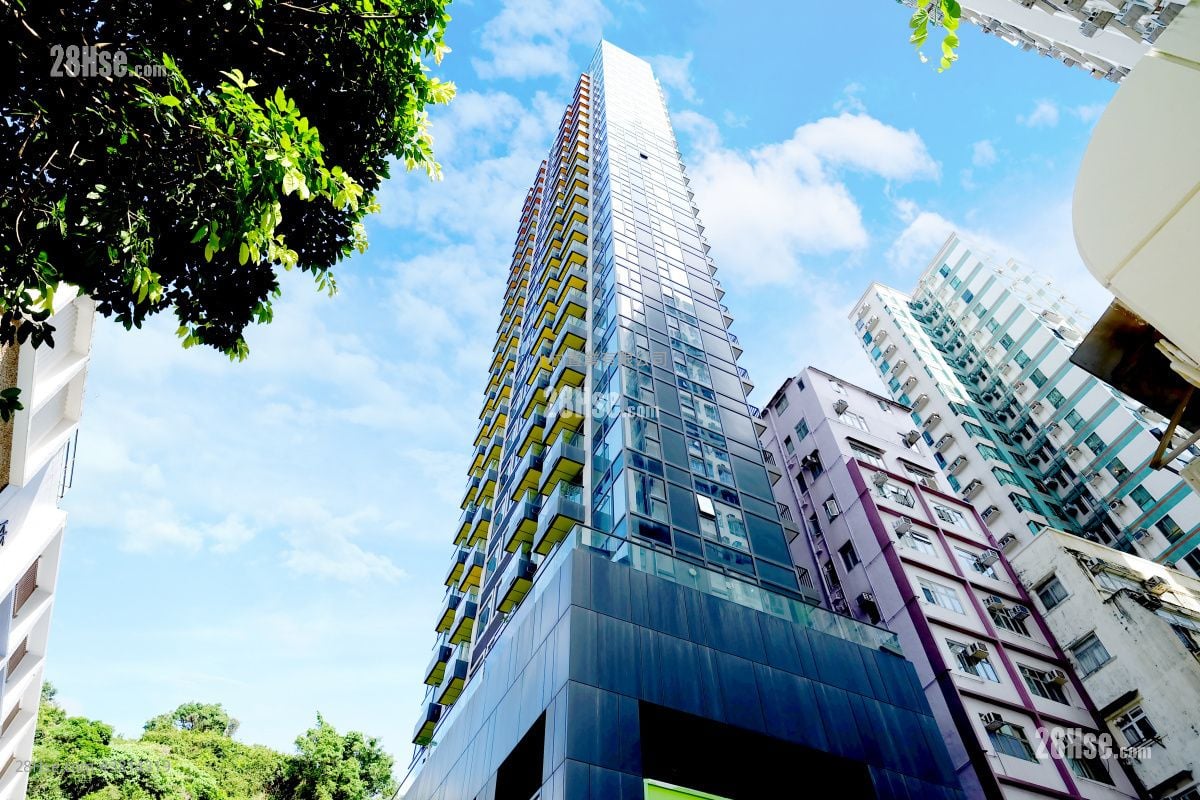 building outlook: Le Riviera Rental 1 Bedroom , 1 Bathroom 393 ft²