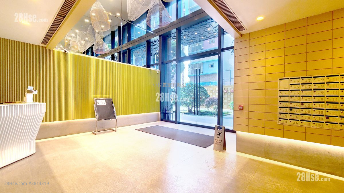 Lobby: Le Riviera Rental 1 Bedroom , 1 Bathroom 393 ft²