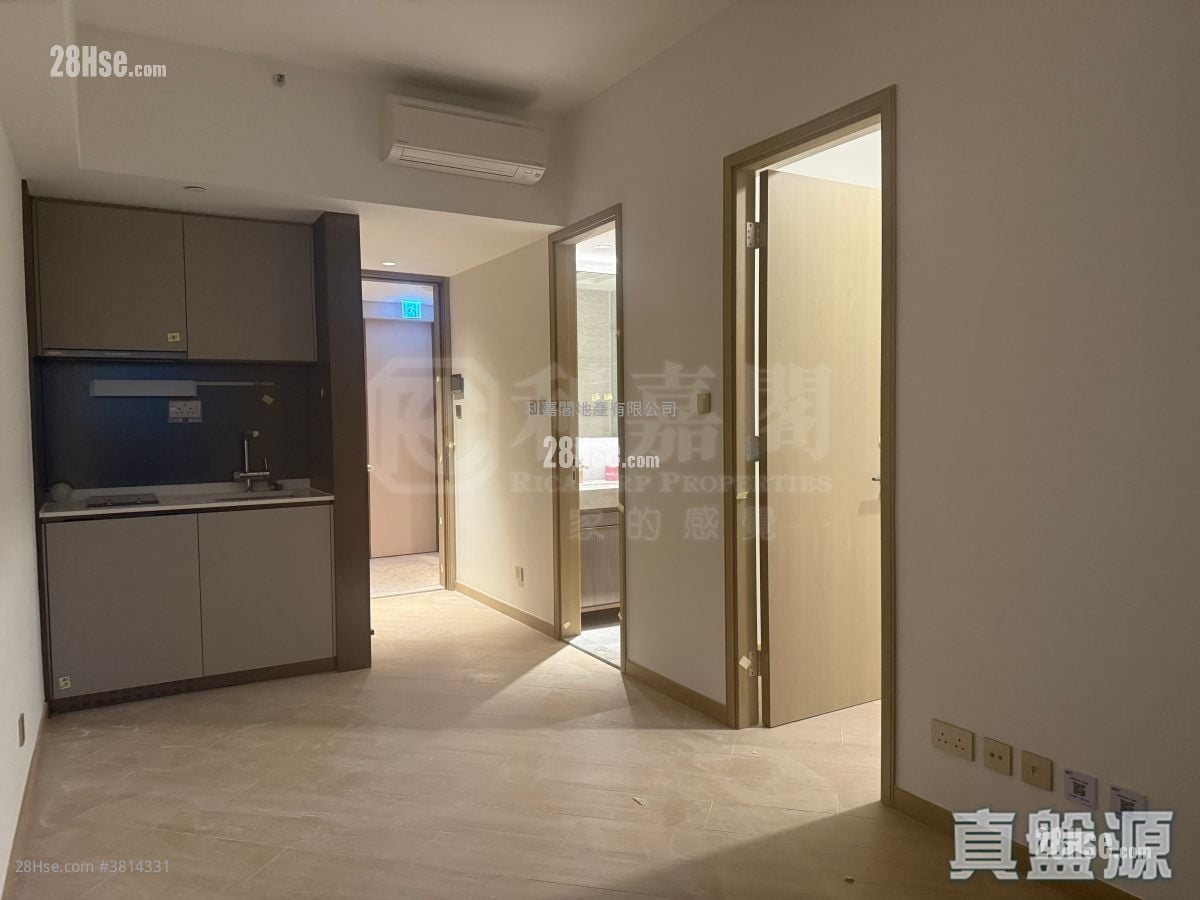 Uptown East Sell 1 Bedroom 336 ft²