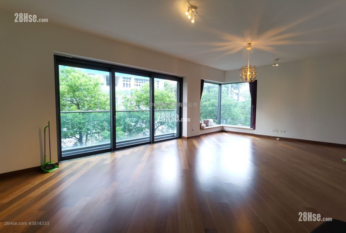 Parc Inverness Sell 3 Bedrooms 1,514 ft²