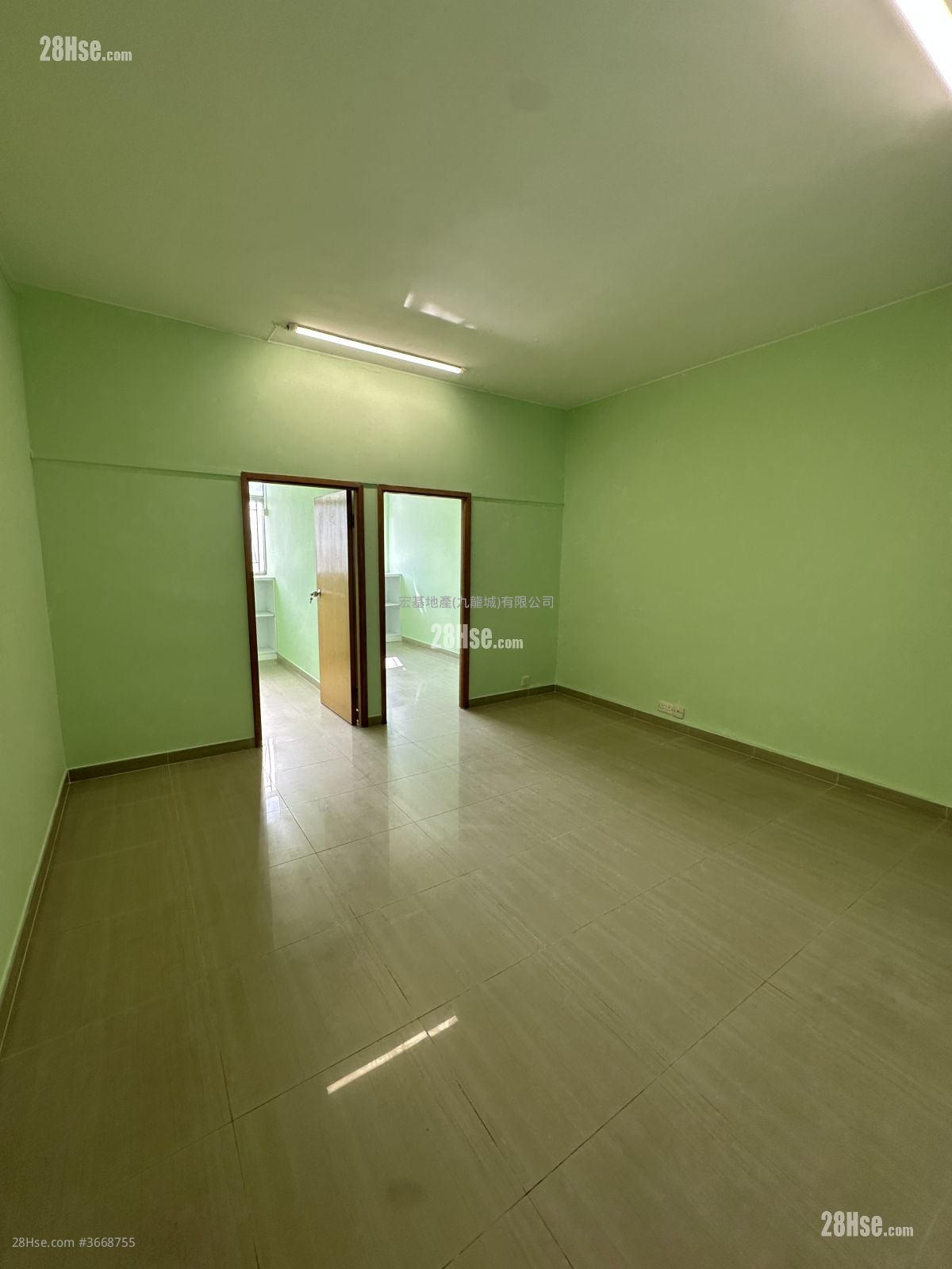 唐樓 租盤 2 房 , 1 浴室 420 平方呎