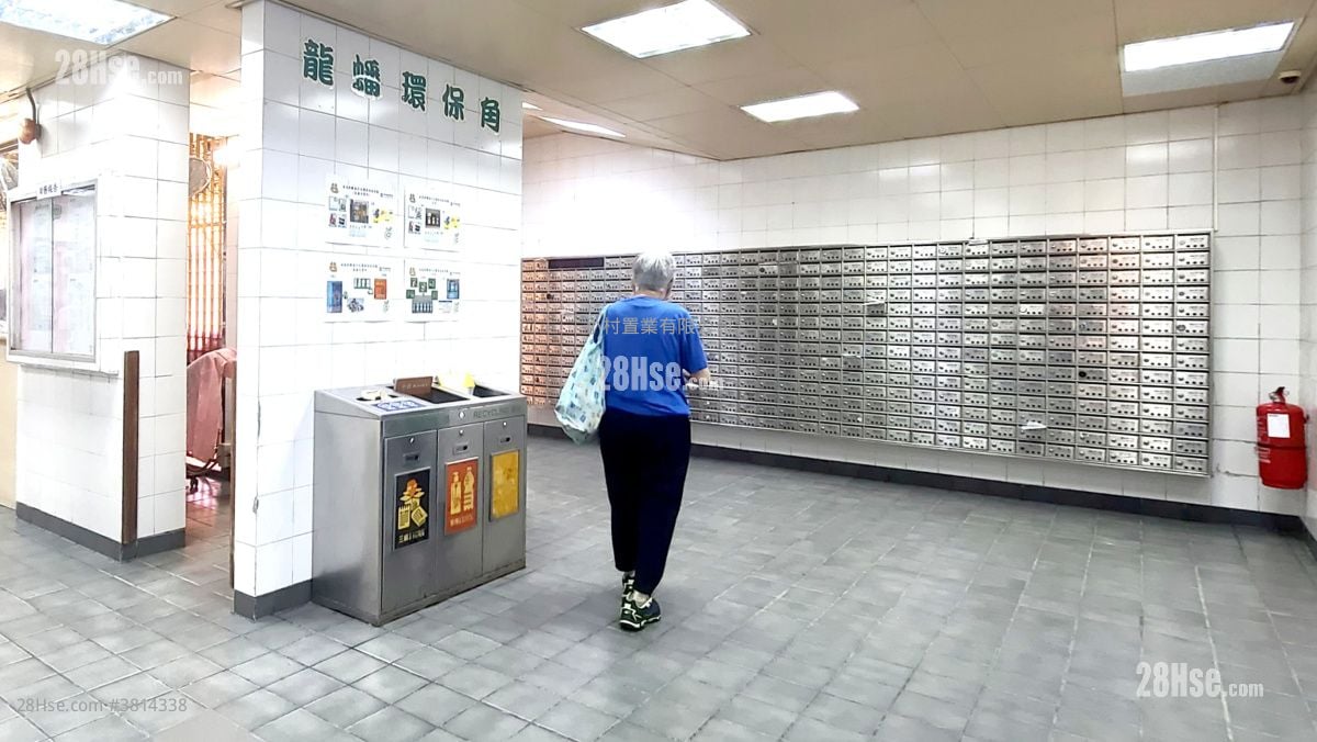 大堂: 龙蟠苑 售盘 2 房 , 1 浴室 383 平方尺