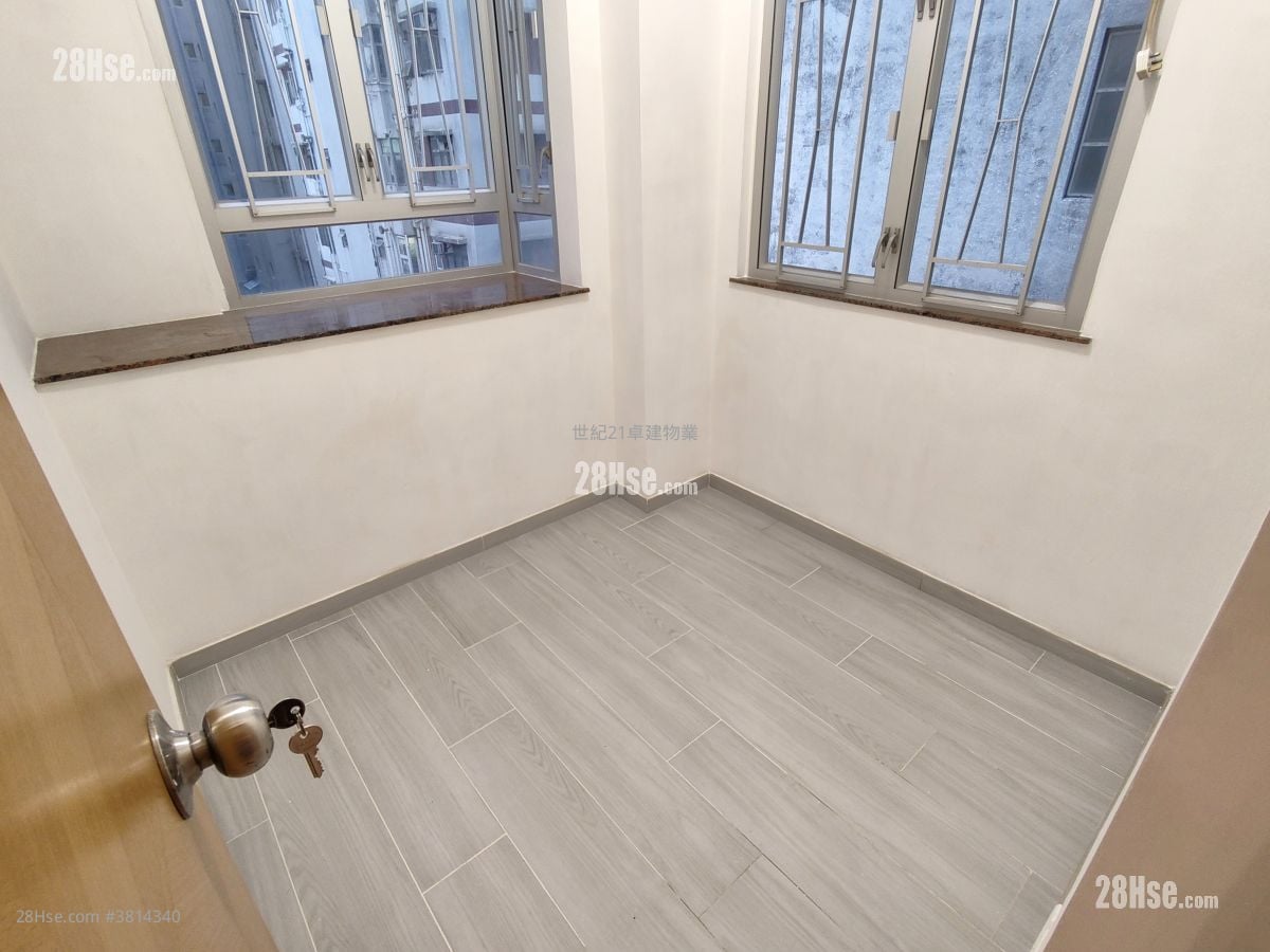 广兴大厦 售盘 2 房 , 1 浴室 239 平方尺