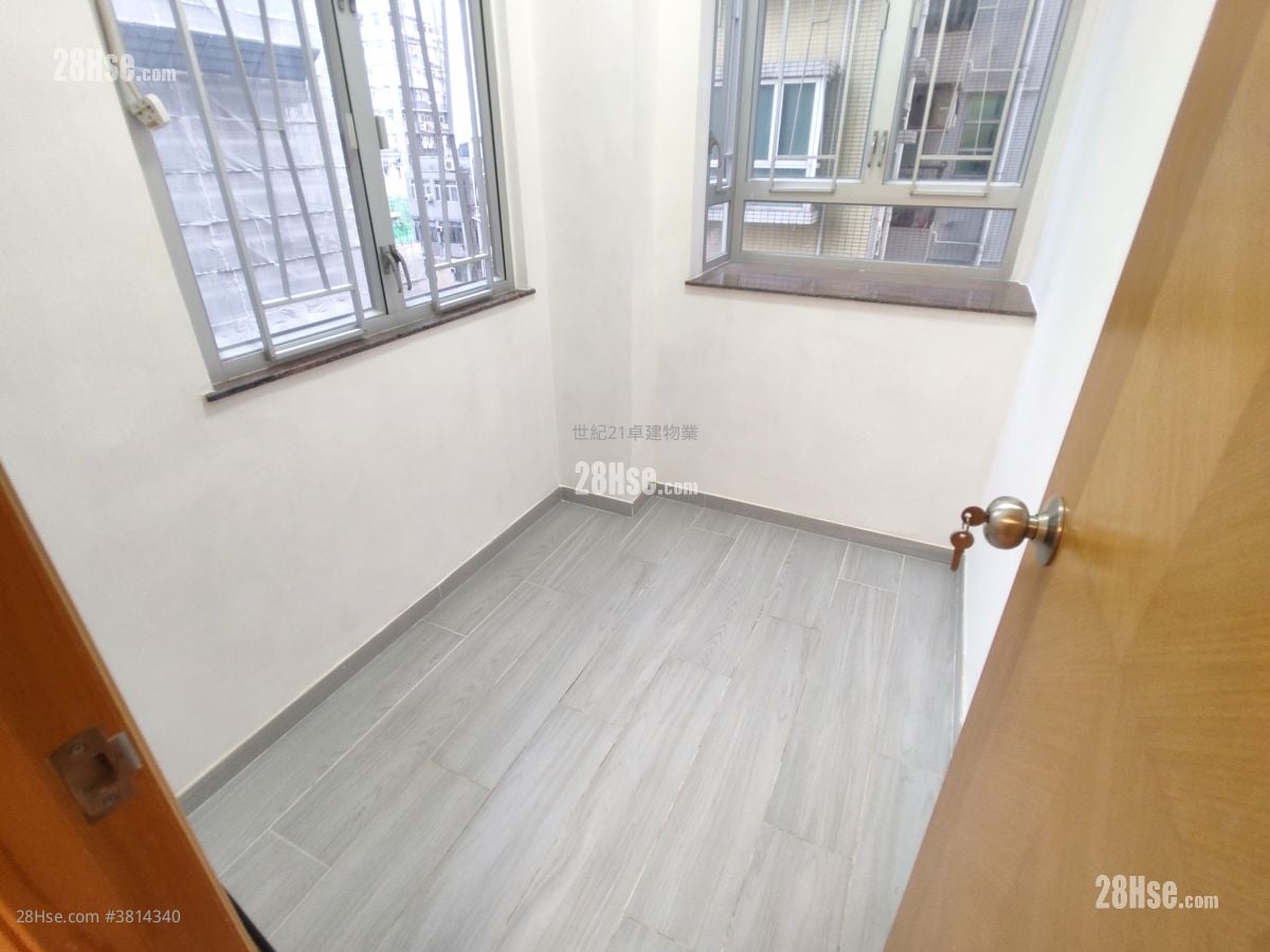 广兴大厦 售盘 2 房 , 1 浴室 239 平方尺