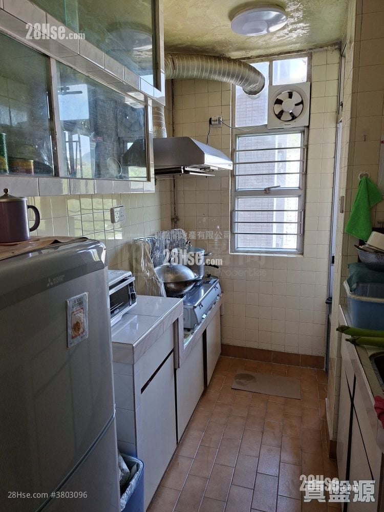 King Ming Court Sell 3 Bedrooms , 1 Bathroom 554 ft²