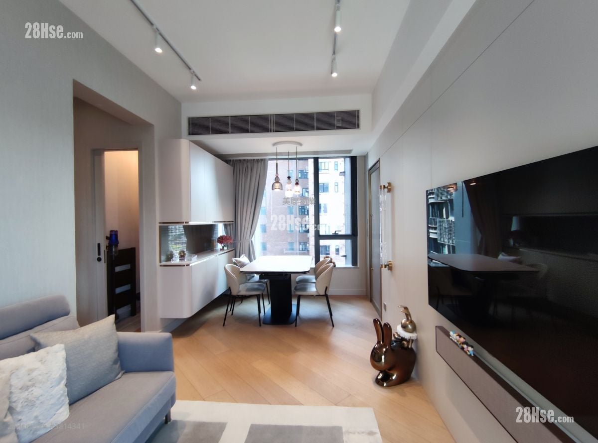 128 Waterloo Sell 2 Bedrooms , 1 Bathroom 579 ft²