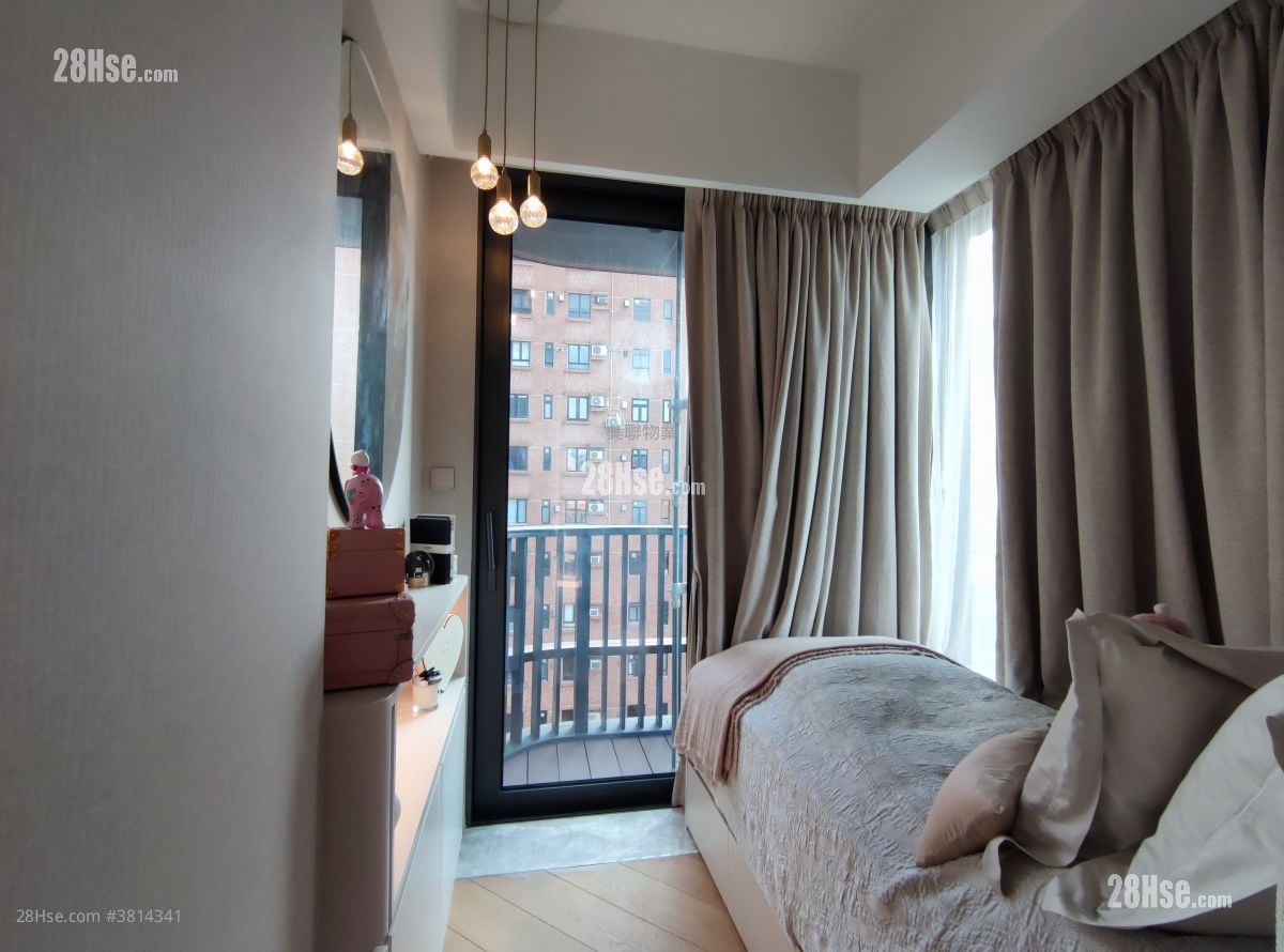 128 Waterloo Sell 2 Bedrooms , 1 Bathroom 579 ft²