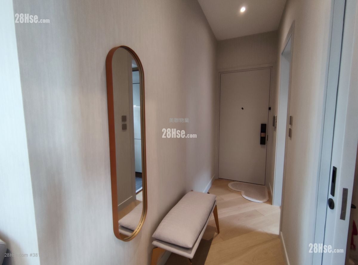 128 Waterloo Sell 2 Bedrooms , 1 Bathroom 579 ft²