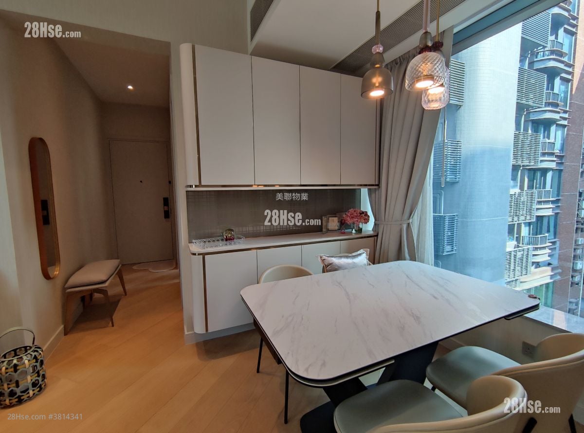 128 Waterloo Sell 2 Bedrooms , 1 Bathroom 579 ft²