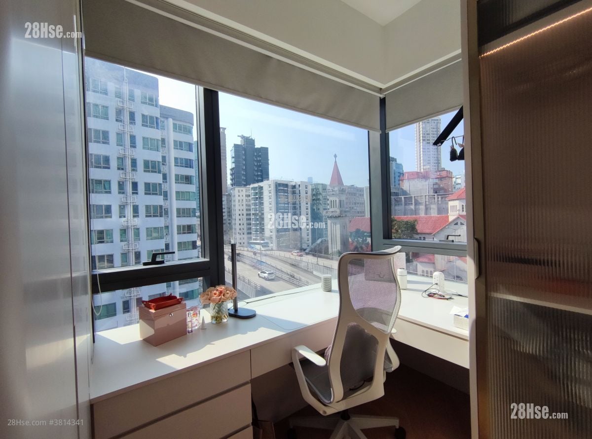 128 Waterloo Sell 2 Bedrooms , 1 Bathroom 579 ft²