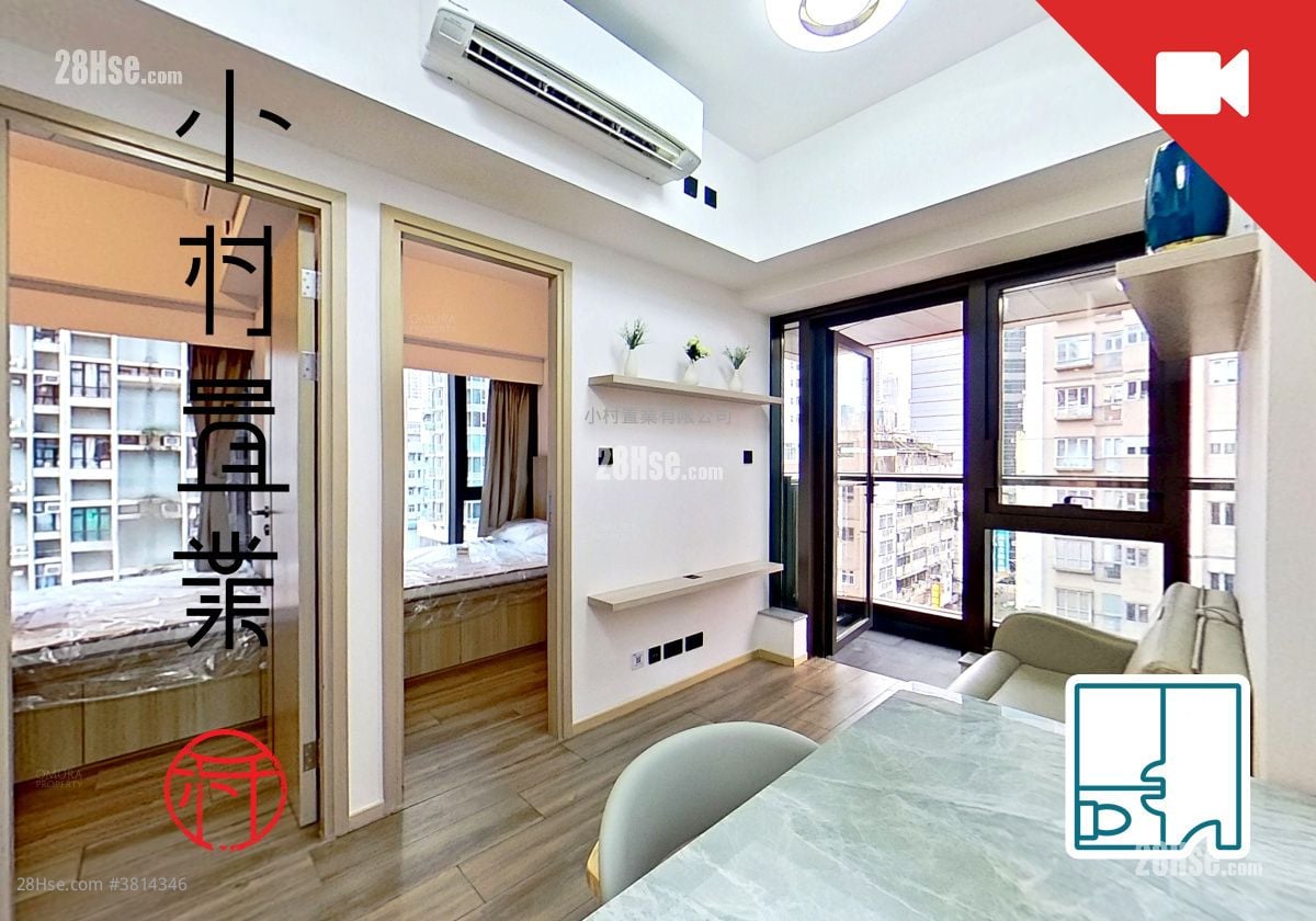 living room: Bright Moon Rental 2 Bedrooms , 1 Bathroom 404 ft²