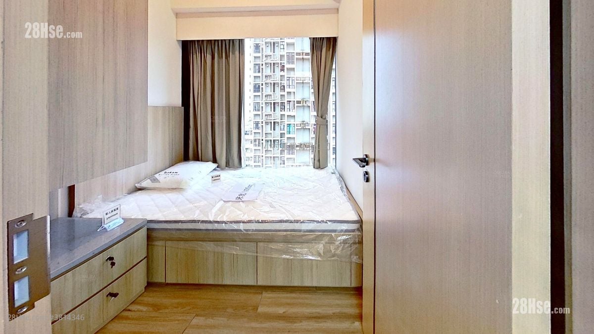 bedroom 2: Bright Moon Rental 2 Bedrooms , 1 Bathroom 404 ft²