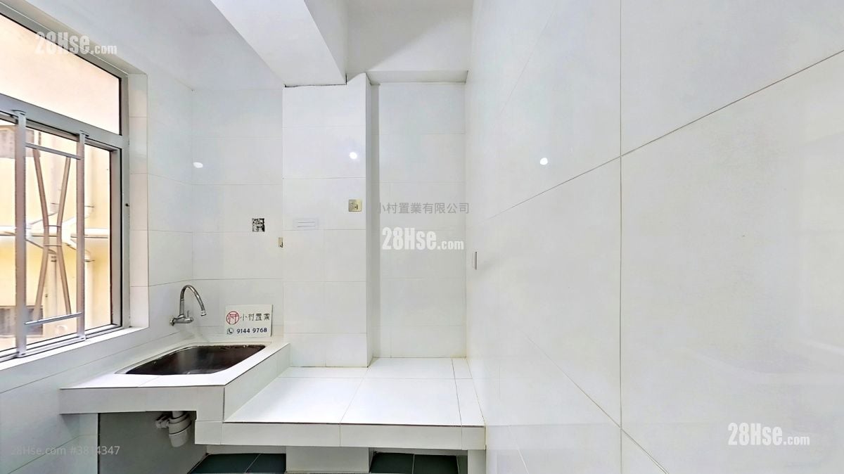 kitchen: Foon Lok Building Rental 3 Bedrooms , 1 Bathroom 368 ft²