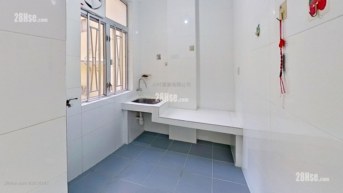 kitchen: Foon Lok Building Rental 3 Bedrooms , 1 Bathroom 368 ft²