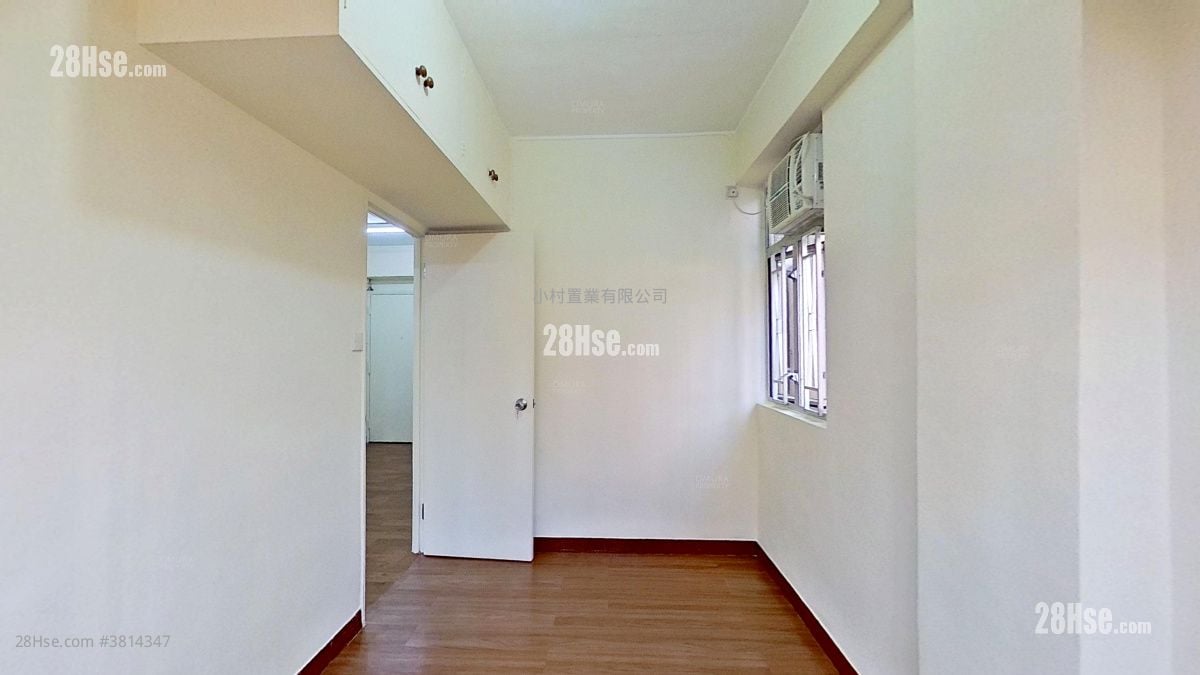 master room: Foon Lok Building Rental 3 Bedrooms , 1 Bathroom 368 ft²
