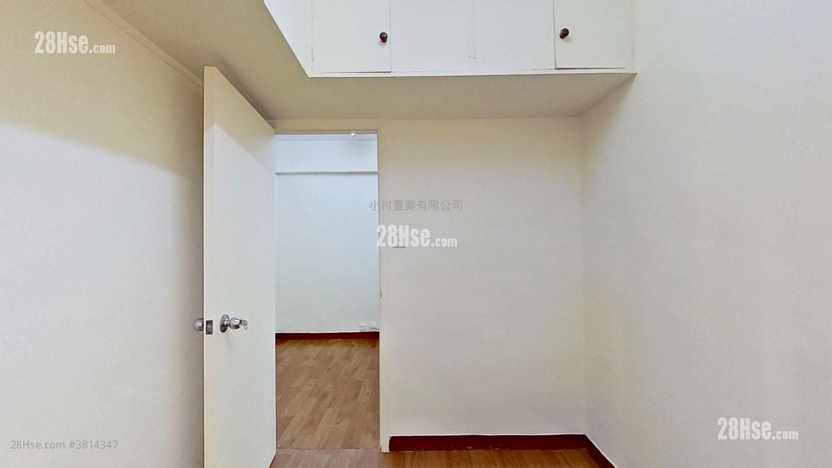 bedroom 3: Foon Lok Building Rental 3 Bedrooms , 1 Bathroom 368 ft²