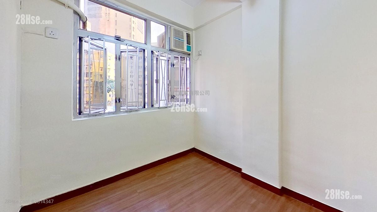 bedroom 2: Foon Lok Building Rental 3 Bedrooms , 1 Bathroom 368 ft²