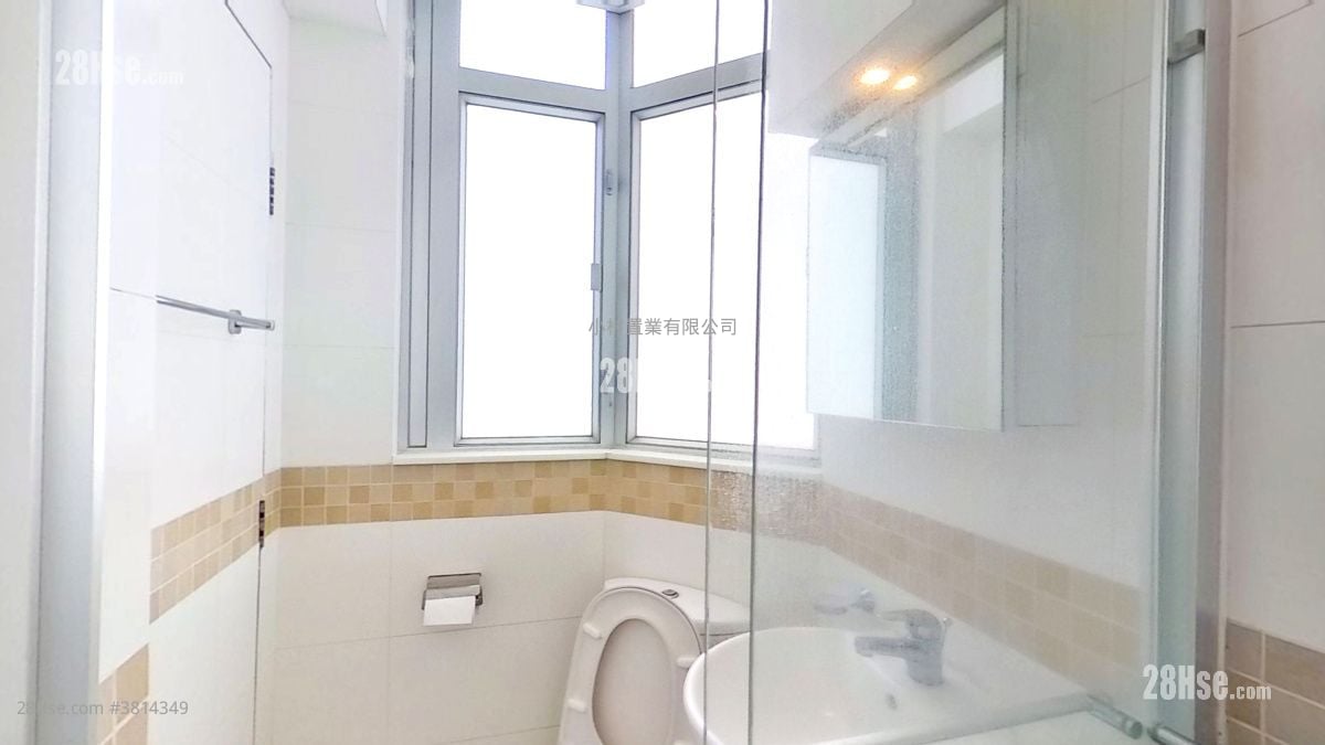 浴室: 精进国际豪庭 租盘 1 房 , 1 浴室 250 平方尺