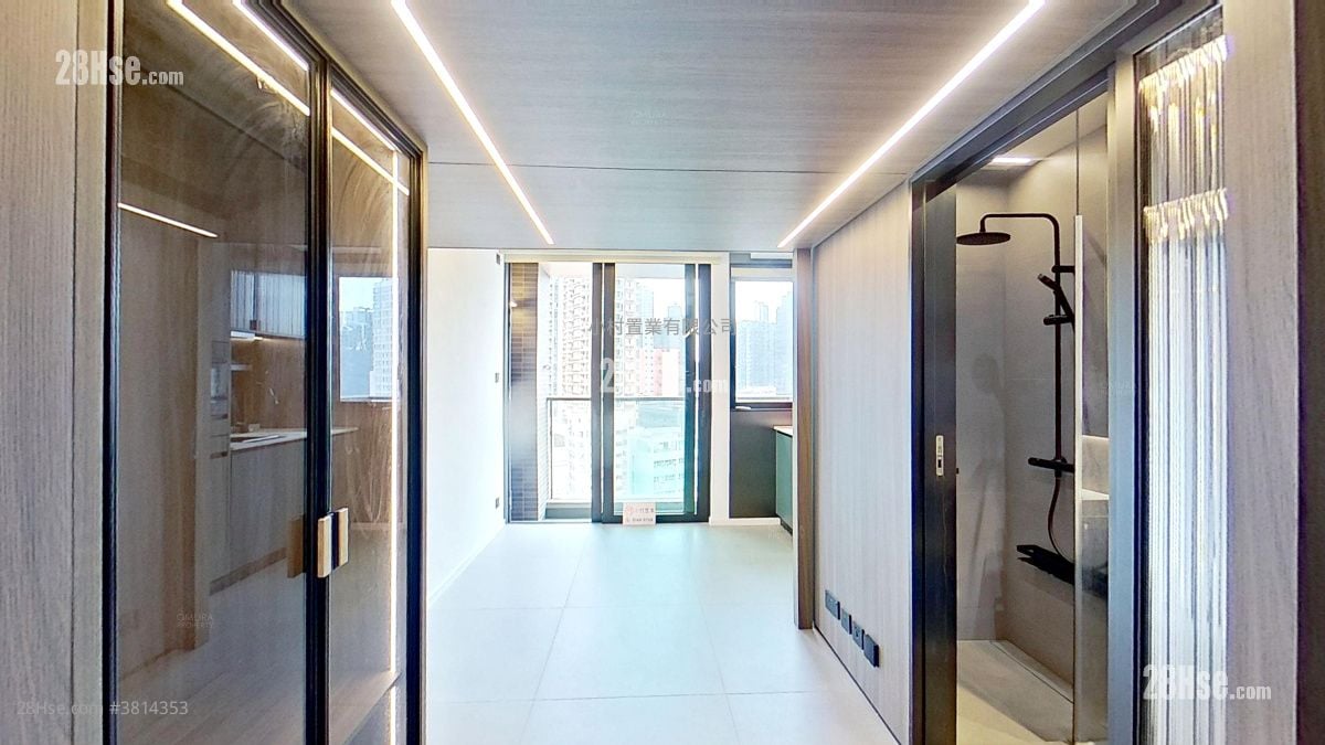 living room: Larchwood Sell 1 Bedroom , 1 Bathroom 203 ft²