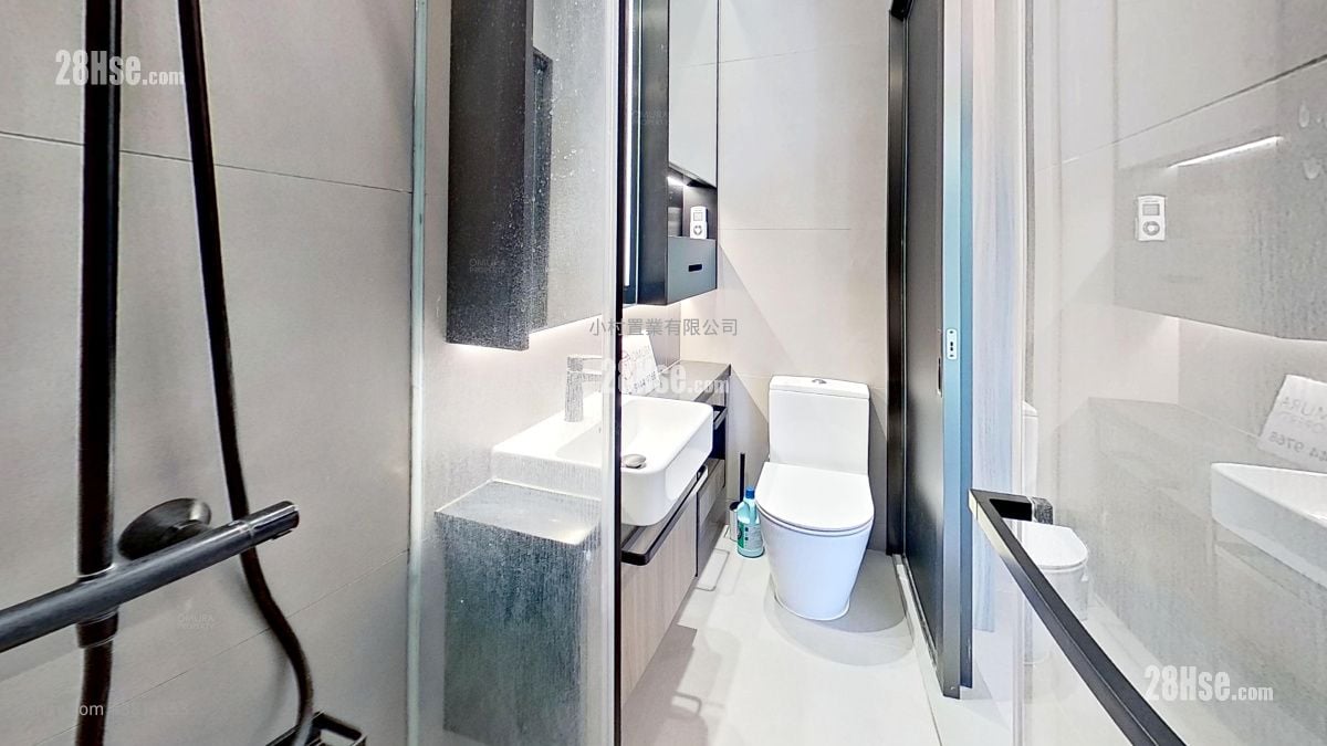 bathroom: Larchwood Sell 1 Bedroom , 1 Bathroom 203 ft²