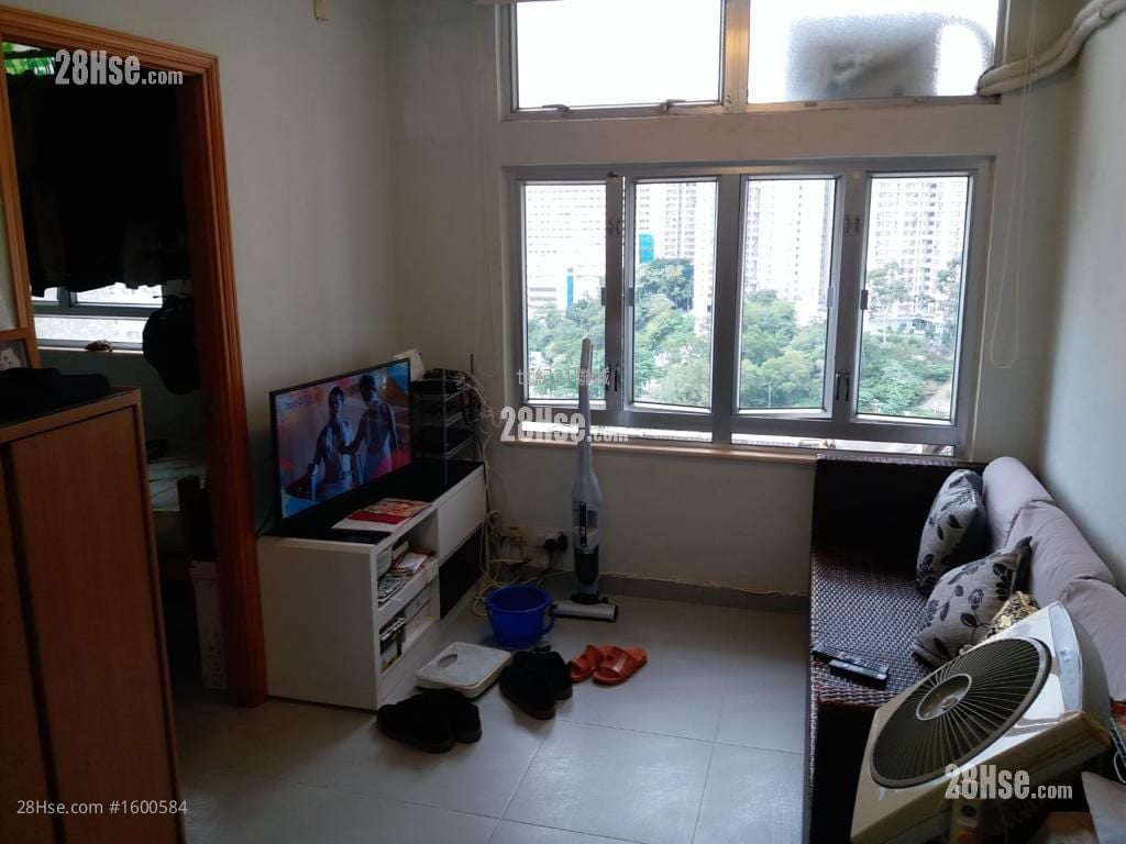 Yau Chui Court Sell 2 Bedrooms , 1 Bathroom 400 ft²