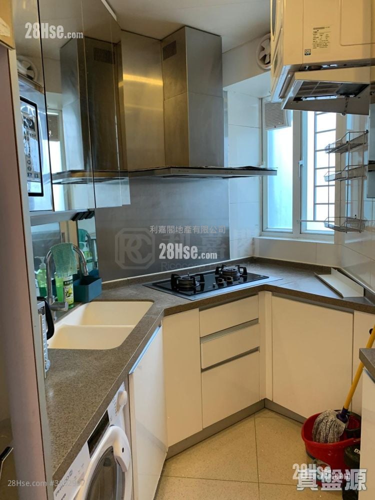 Le Prestige Sell 3 Bedrooms , 2 Bathrooms 728 ft²