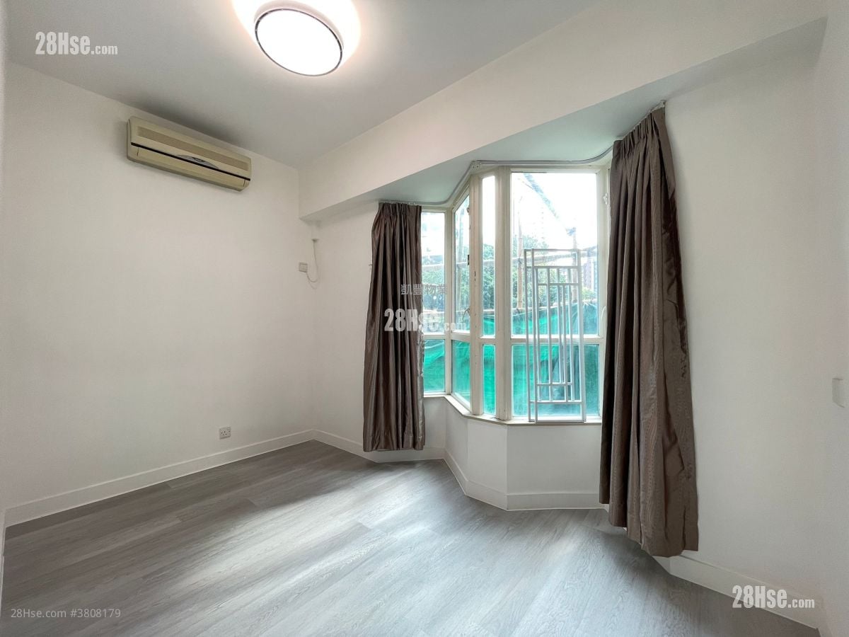 Caroline Garden Rental 3 Bedrooms , 2 Bathrooms 758 ft²